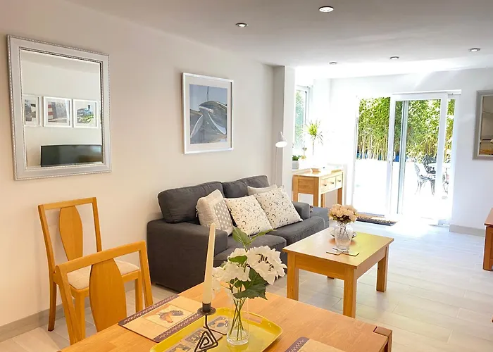 Amber Lodge Hickstead-B