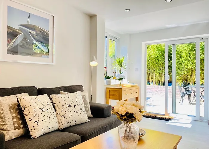Amber Lodge Hickstead-B