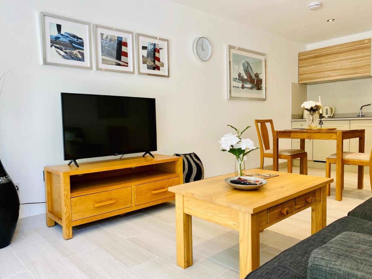 Amber Hickstead-b Holiday home